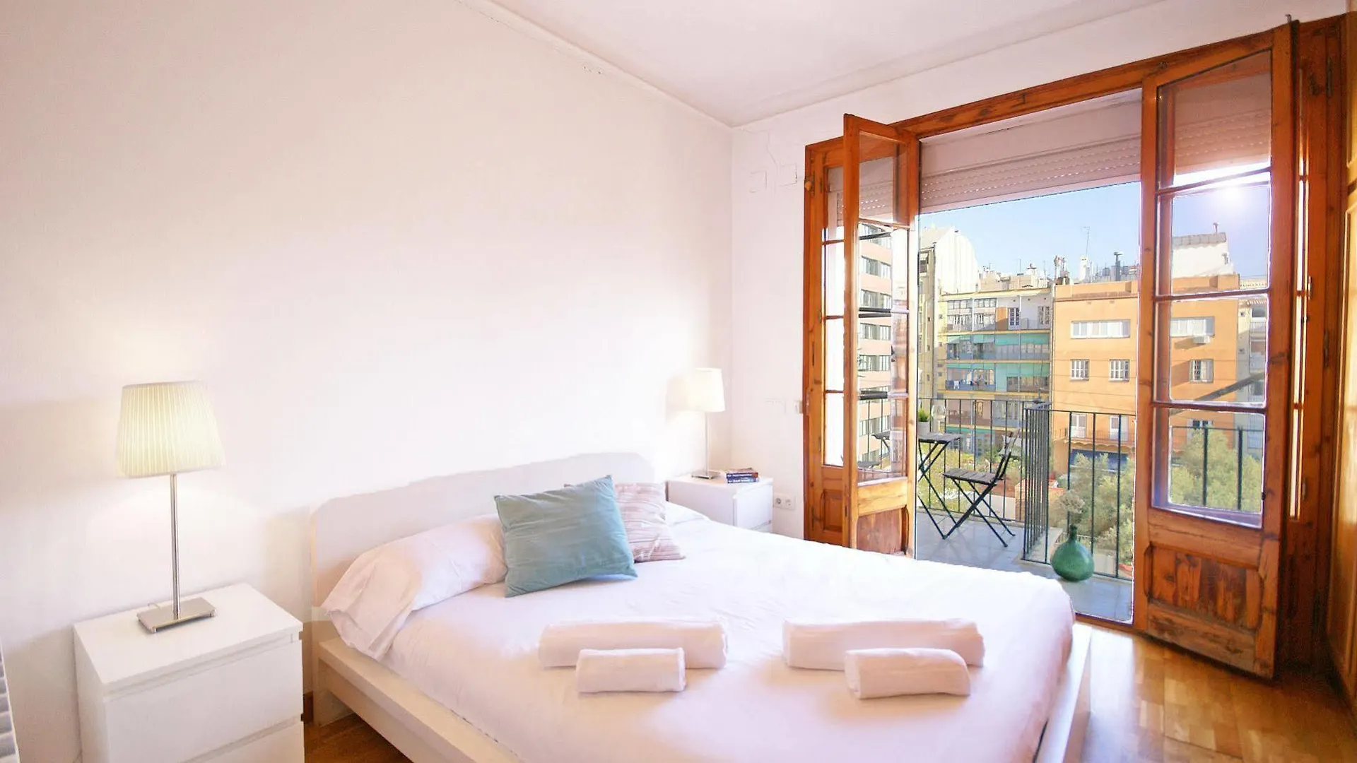 Flateli Aribau Apartment Barcelona